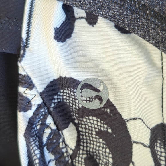 Lululemon Run Back On Track Tank Top Floral/ Laceoflage Black Polar Cream Size 6 - Picture 4 of 6